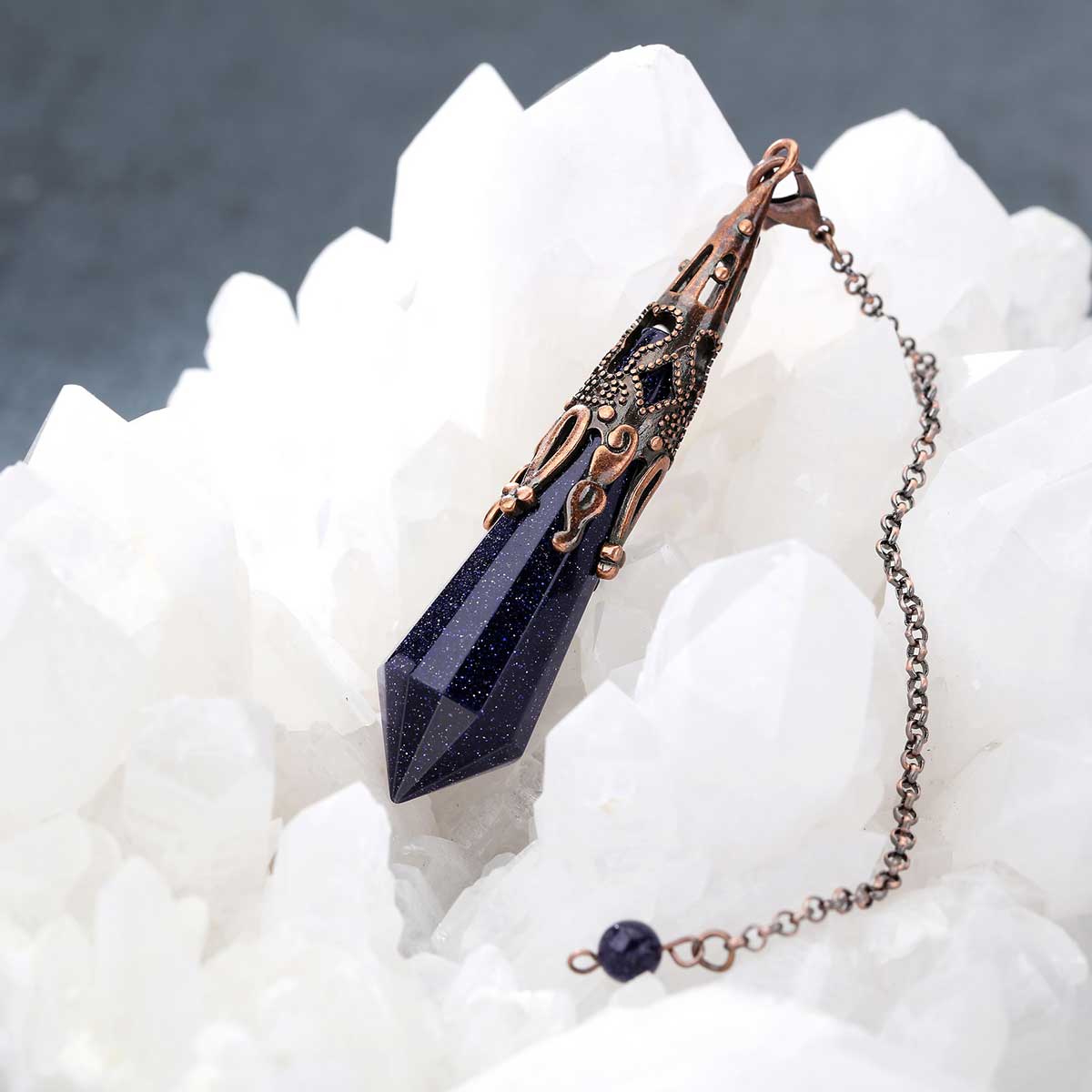 crystal-dowsing-pendulum-for-divination